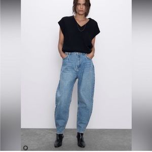 Zara pleated tapered barrel balloon leg jeans size 4